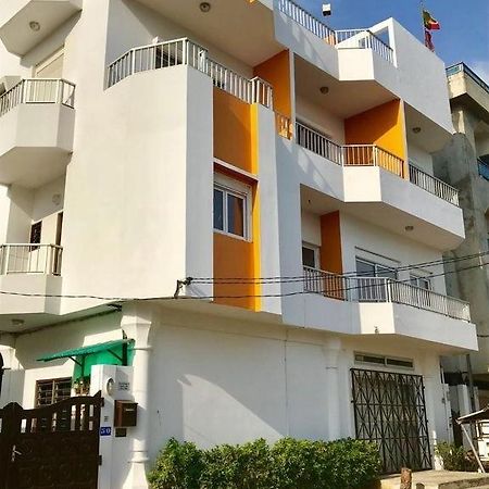 Dodoo Lodge Котону Екстер'єр фото